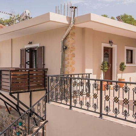 Élos Marika Traditional Home מראה חיצוני תמונה
