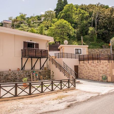 Élos Marika Traditional Home מראה חיצוני תמונה