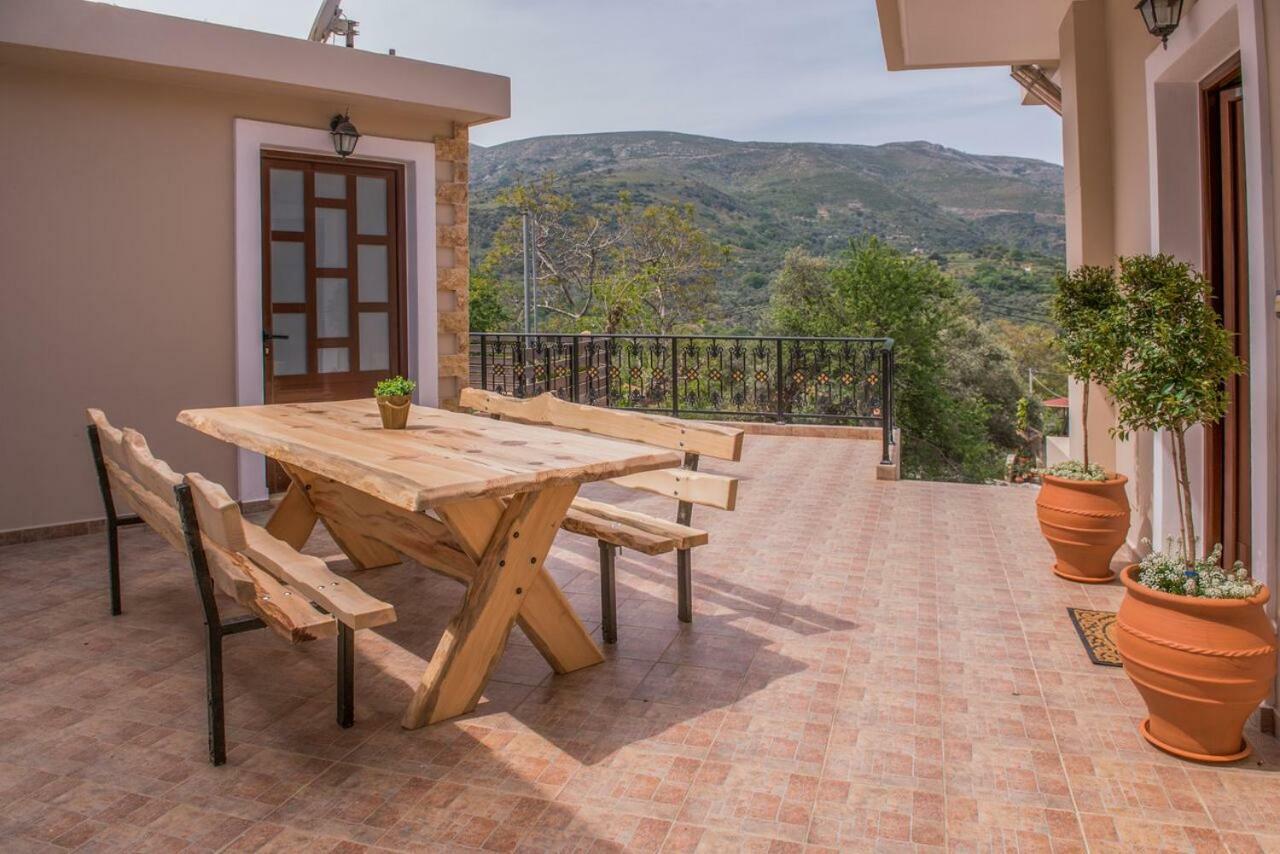 Élos Marika Traditional Home מראה חיצוני תמונה