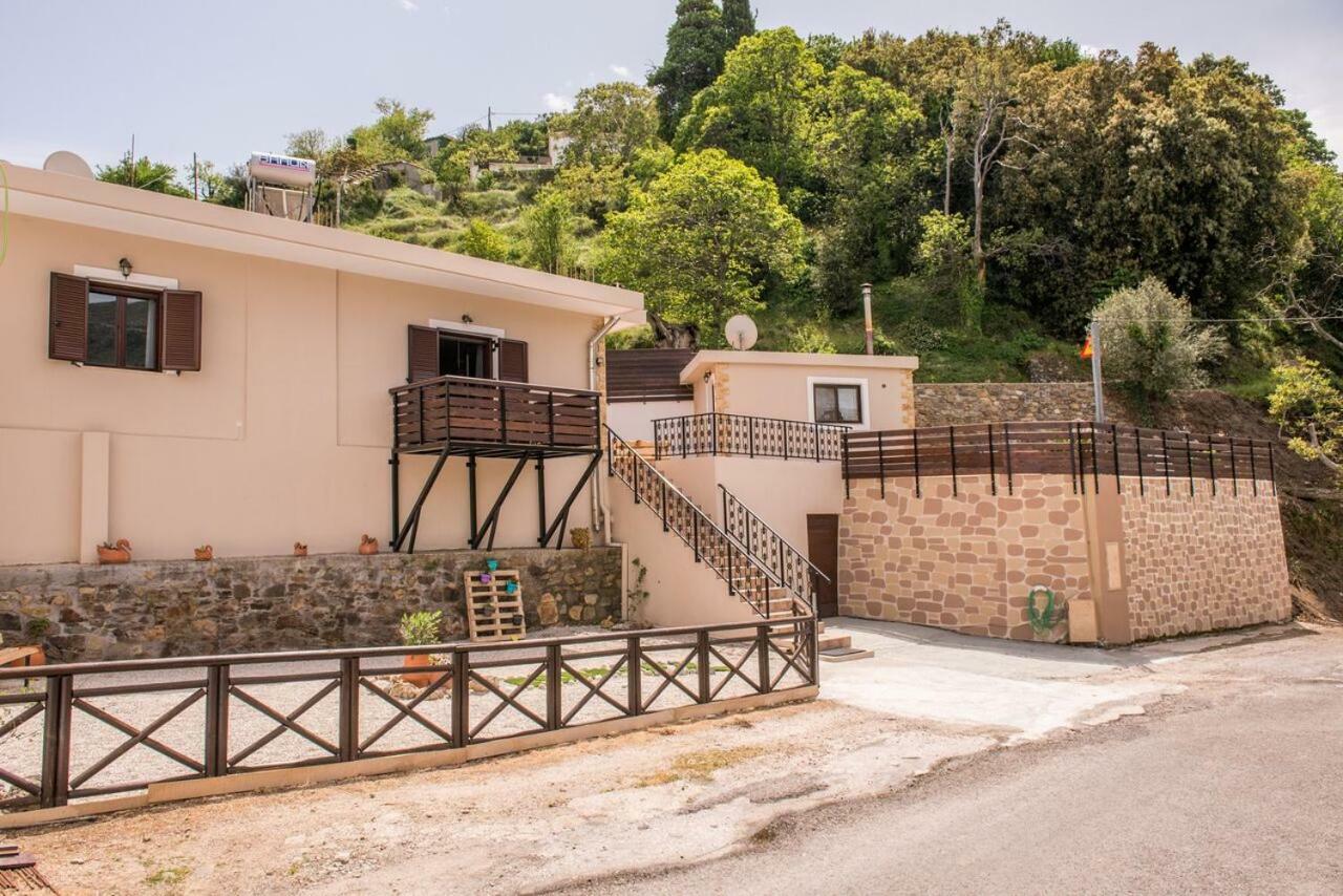 Élos Marika Traditional Home מראה חיצוני תמונה