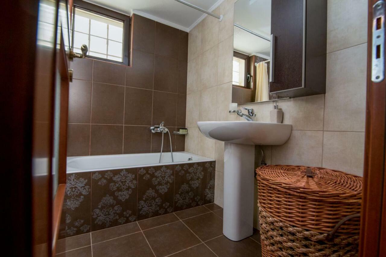 Élos Marika Traditional Home מראה חיצוני תמונה